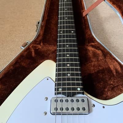 Ovation Breadwinner USA 1974 in White image 7