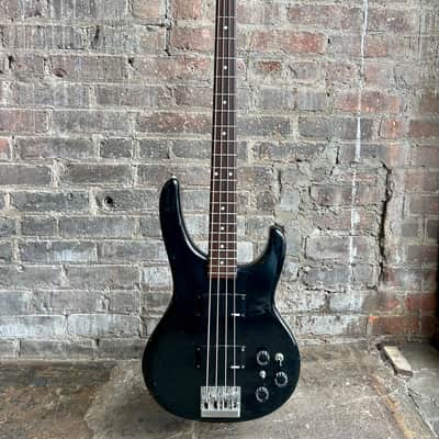 Used Washburn Force 40 Bass image 1