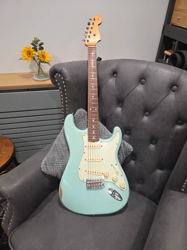 Fender Limited Edition Road Worn ’60s Stratocaster 2022 - Daphne Blue