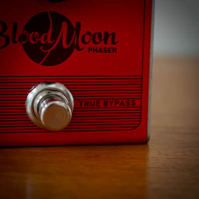 TC Electronic Blood Moon Phaser 2020 - Present - Red image 12