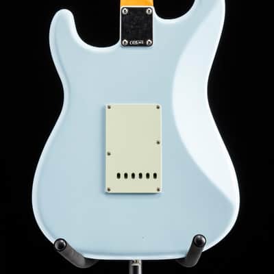 Fender Limited Edition Vintera II Road Worn '60s Stratocaster Sonic Blue image 10