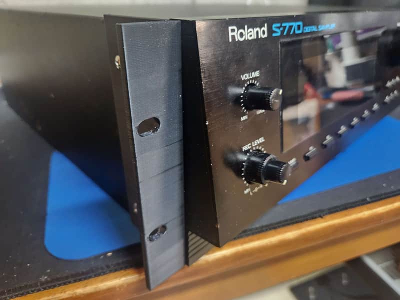 Rack Ears for S-750 imagen 1