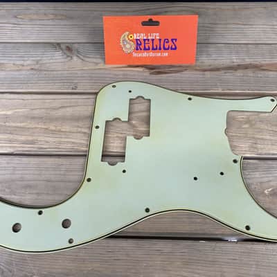 Real Life Relics Fender® Aged Mint Green 63 Precision P Bass® Pickguard  0097224049   [PGP5]