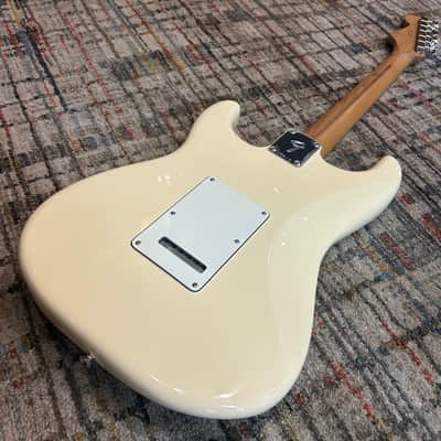Fender Player II Stratocaster with Roasted Maple Neck 2025 - Present - Olympic White image 6