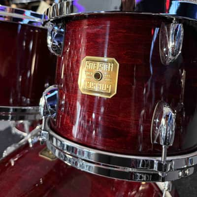 ~BENTLEY'S EXCLUSIVE~ Gretsch USA Custom 5-Piece 10/12/14/16/22 Drum Kit Set in Walnut Gloss Lacquer with Square Badges image 4