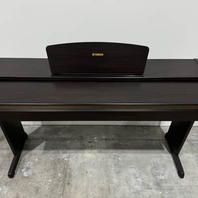 Yamaha YDP-113 Digital Piano With Stool and Sustain Pedal Bild 13