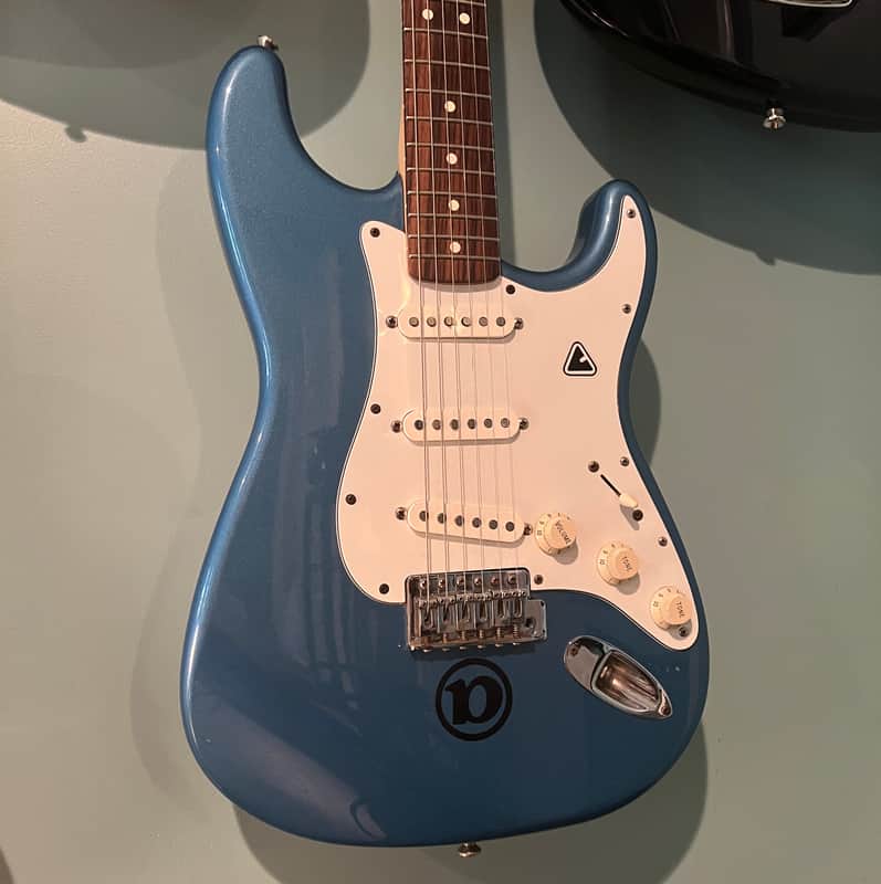 1997 Squier Standard Stratocaster MIM with Rosewood Fretboard - Lake Placid Blue image 1
