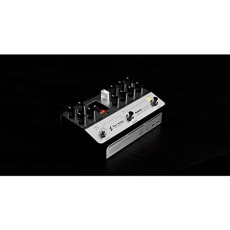 Two Notes AUDIO ENGINEERING ReVolt 3-Channel All-Analog Guitar Simulator Pedal 2024 - SILVER/BLACK image 1