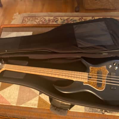 F Bass BN4 2018 Black Satin Bild 2