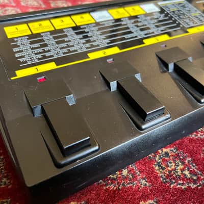 Boss ME-6B Bass Multiple Effects Pedal w/Synthesizer 1990s image 3