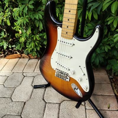 Fender American Special Strat Stratocaster 2-Tone Sunburst *UNPLAYED* 2011 image 7
