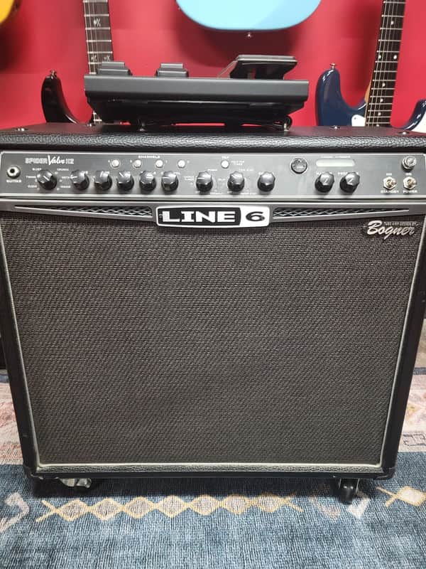 Line 6 Spider Valve 112 40-Watt 1x12" Digital Modeling Guitar Combo with 4 Button Controller image 1