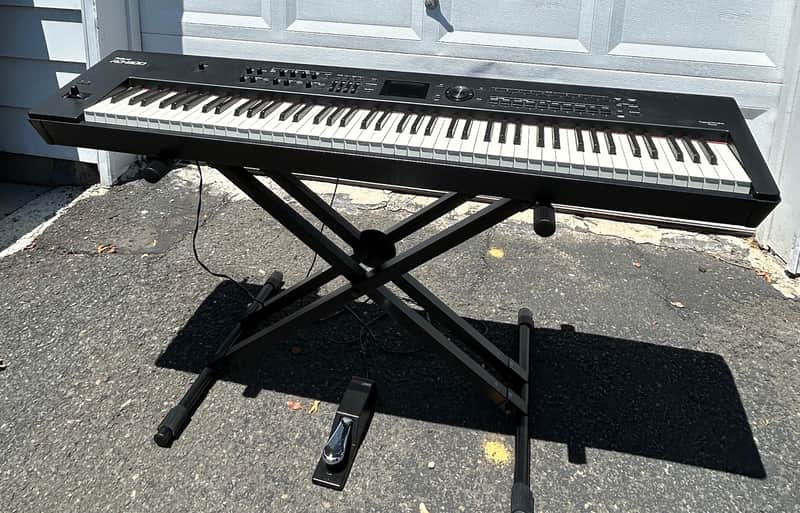 Roland RD-800 88-Key Digital Stage Piano | Reverb