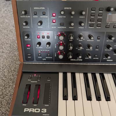 Sequential Pro 3 SE 37-Key 3-Voice Monophonic / Paraphonic Synthesizer 2020 - Present - Black with Wood Sides image 10