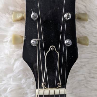 Castilla Les Paul Style Electric Guitar Sunburst with Case – Good Condition image 4