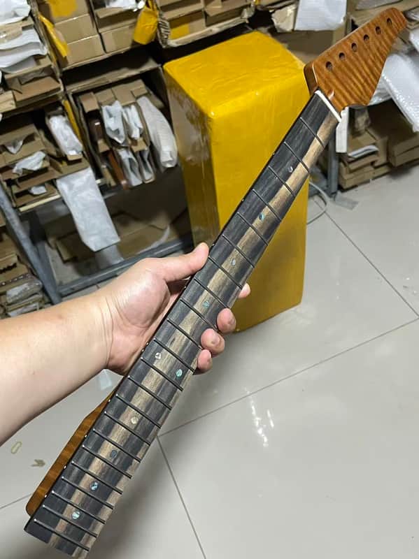 1 round-end stainless steel AAAA 22frets roasted flame Maple 22fret Roasted flame Maple Electric guitar neck Ebony fingerboard。suhr image 1