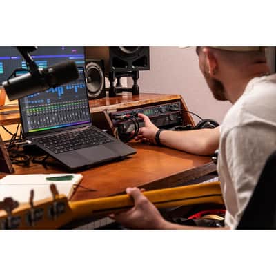 Focusrite Scarlett 18i20 4th Gen 18-in 20-out USB Audio Recording Interface - Store Demo image 6