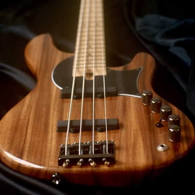 Maurizio Uber Bass Jazz Bass J4 Classic Custom Fit Aguilar OBP2 Bartolini  9CBJS 8.2 lbs image 2