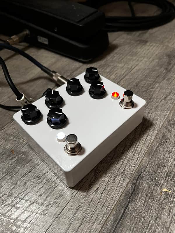 Mystery Pedal 2010 - White image 1