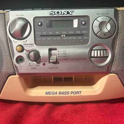 Sony CFD-V17 AM/FM Radio + Cassette/CD Player image 3