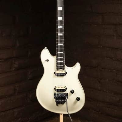 EVH Wolfgang USA, Ivory image 1