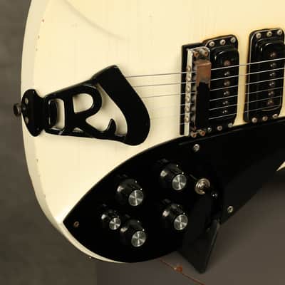 1985 Rickenbacker 350 BT White w/Black hardware image 12