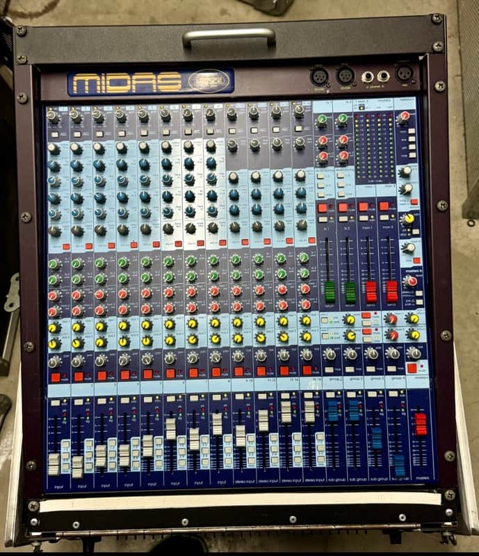 Midas Venice 160 16-Channel / 30-Input Mixing Console | Reverb Canada