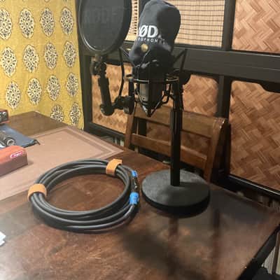 RODE NT1-A Large Diaphragm Cardioid Condenser Microphone 2002 - Present - Silver image 2