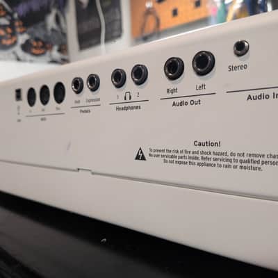 Studiologic Numa Stage - 88-Key Graded Weighted Hammer-Action Digital Piano with Synth Models - White image 20