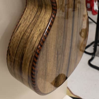 Javier Flores Bajo Quinto Englemann Spruce Top image 10