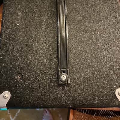 Yorkville BassMaster XM50 – 50W 1x10 Bass Combo Amp amplifier image 9
