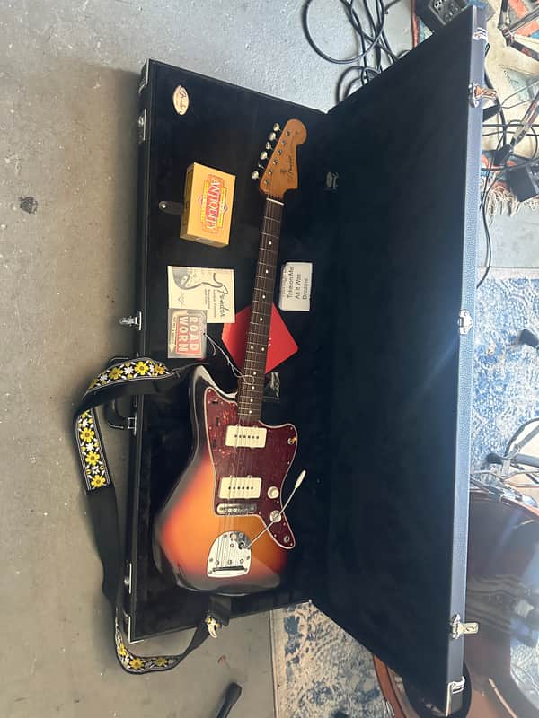 Fender Limited Edition Vintera II Road Worn '50s Jazzmaster 2025 3-Color Sunburst image 1