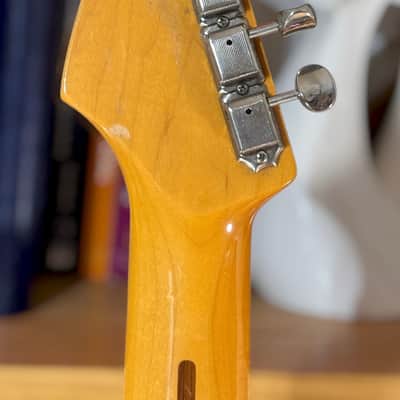 Gorgeous 1993 Fender  Stratocaster - Blue Flower Ltd Edition Made in Japan & Hard Case image 4