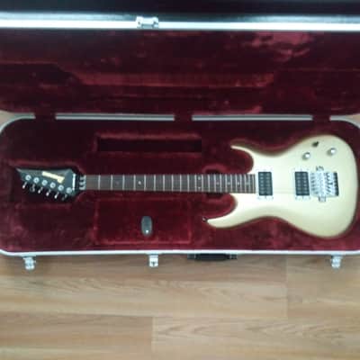 Ibanez JS2000-CG Joe Satriani Signature 2002 - 2004 - Champagne Gold image 10