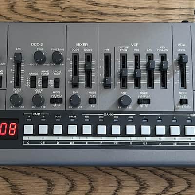 Roland JX-08 +  Dust Cover