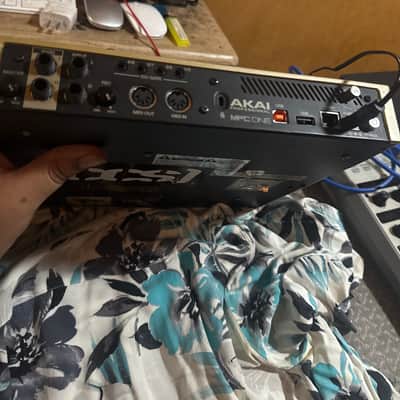 Akai MPC One Standalone MIDI Sequencer Gold Edition 2020 - Present - Gold image 4