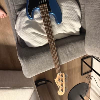 Squier Affinity Precision Bass PJ with Laurel Fretboard 2020 - Present - Lake Placid Blue image 2