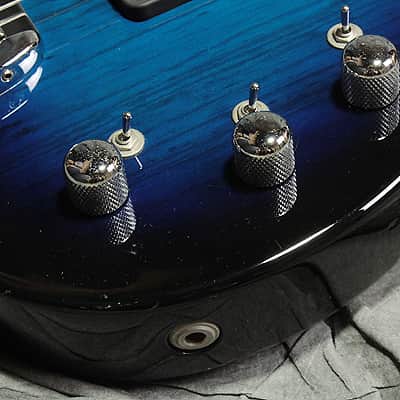 G&L Tribute Asat Bass Blueburst image 7