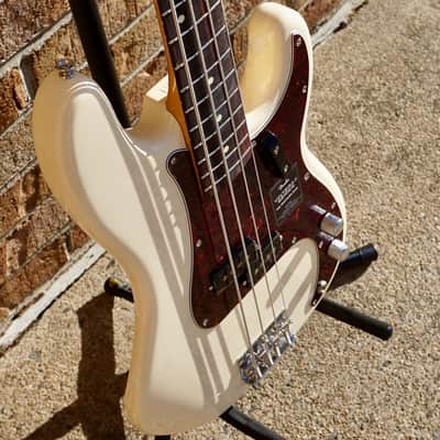 Fender Vintera® II '60s Precision Bass Rosewood Fingerboard Olympic White image 5