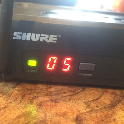Shure PGX4 - PGX2 Wireless Microphone System With SM58 image 6