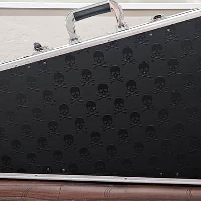 Coffin Case DL125SK Dark Line Series Skull-Embossed Coffin Flight Case 2000 - Black image 3