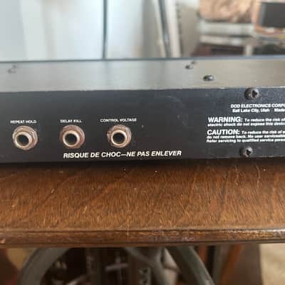 Digitech RDS 1900 digital delay, flange, chorus, echo unit with rack mount bolts and washers. image 7
