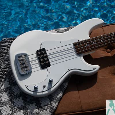 日本製 G&L SB-2 エレキベース TRIBUTE シルバーメタリック G&L SB-2 Premium Made in Japan MOD Silver Metal Flake [SN 3100082
