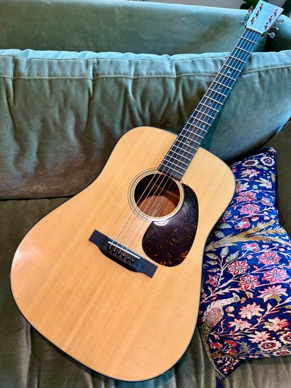 Martin Standard Series D-18