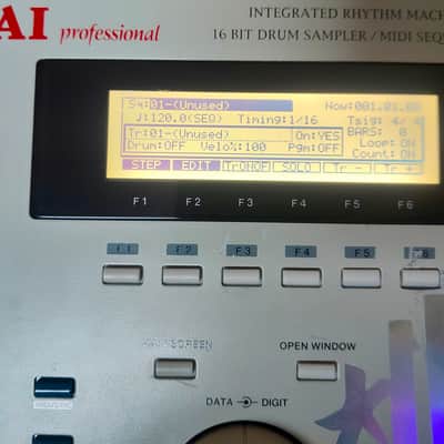 Akai MPC2000 MIDI Production Center 1997 - 2001 - Grey image 4