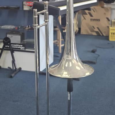 Getzen Capri Trombone (Used/Silver) image 2