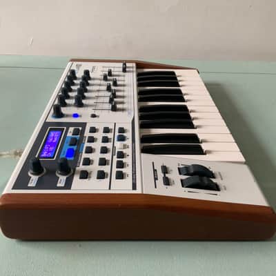 Arturia KeyLab 25 MIDI Controller Keyboard image 2