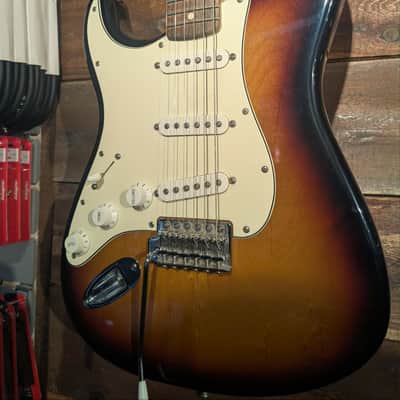 Fender Left-Handed Standard Stratocaster with Rosewood Fretboard 2006 - 2017 - Brown Sunburst image 2