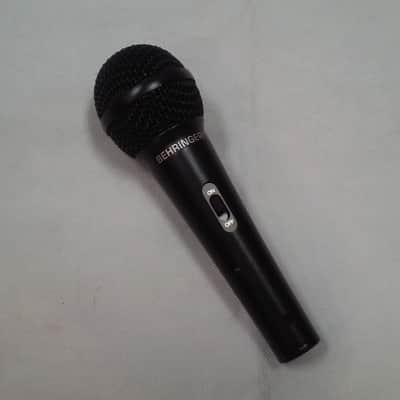 Behringer XM1800S Handheld Supercardioid Dynamic Vocal Microphone with On / Off Switch
