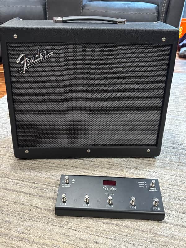 Fender Mustang GTX 100 2020 - Black image 1